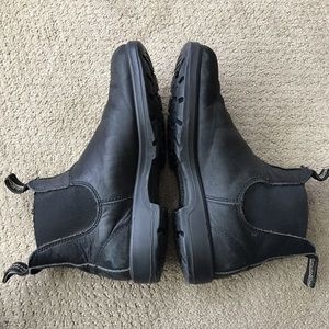 Black Blundstones